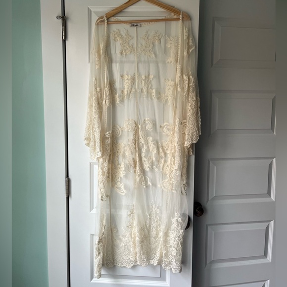 Cotton lace cream duster - Picture 7 of 11